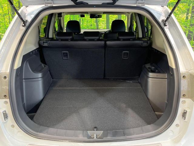 アウトランダーPHEV Gセーフティパッケージ 4WD SDナビ バックカメラ 衝突被害軽減システム レーダークルーズ 禁煙車 ドラレコ スマートキー HIDヘッド ETC オートライト デュアルエアコン 純正18インチアルミ Bluetooth(10枚目)