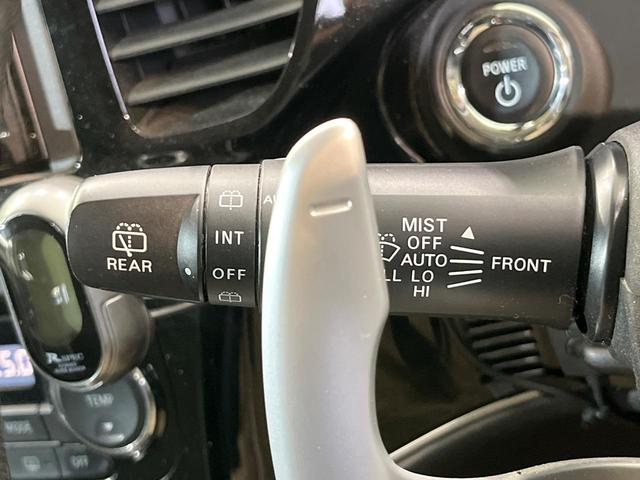 アウトランダーPHEV Gセーフティパッケージ 4WD SDナビ バックカメラ 衝突被害軽減システム レーダークルーズ 禁煙車 ドラレコ スマートキー HIDヘッド ETC オートライト デュアルエアコン 純正18インチアルミ Bluetooth(24枚目)