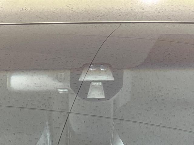 シャトル ハイブリッドZ 純正SDナビ バックカメラ 衝突被害軽減システム 禁煙車 ハーフレザーシート スマートキー LEDヘッド ビルトインETC クルーズコントロール オートライト デュアルエアコン 純正16インチアルミ(5枚目)