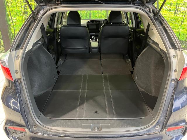 シャトル ハイブリッドZ 純正SDナビ バックカメラ 衝突被害軽減システム 禁煙車 ハーフレザーシート スマートキー LEDヘッド ビルトインETC クルーズコントロール オートライト デュアルエアコン 純正16インチアルミ(10枚目)