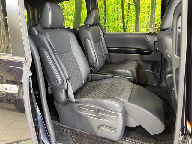 ヴォクシー ハイブリッドS-Z 快適利便PKG 純正14型後席モニター 純正10.5インチナビ デジタルインナーミラー 電動サイドステップ 両側パワースライドドア オートマチックハイビーム 衝突軽減システム バックカメラ(9枚目)