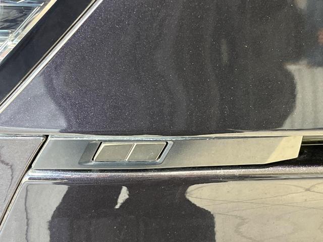 ヴォクシー ハイブリッドS-Z 快適利便PKG 純正14型後席モニター 純正10.5インチナビ デジタルインナーミラー 電動サイドステップ 両側パワースライドドア オートマチックハイビーム 衝突軽減システム バックカメラ(62枚目)