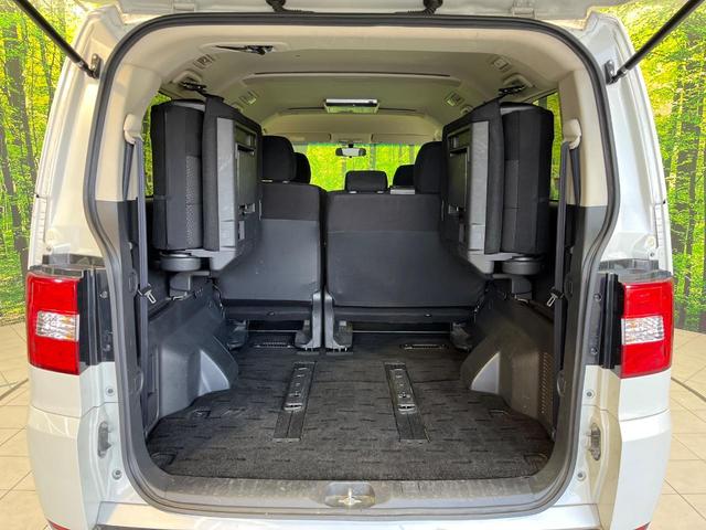 普段のお買い物や通勤、送迎等に十分な荷室スペースを確保しております。セカンドシートを倒すと、大きな荷物の積載も可能です♪