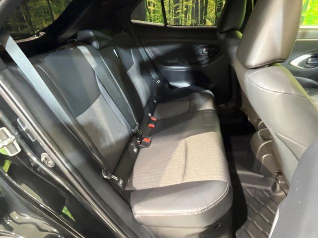 ヤリスクロス ハイブリッドＺ　モデリスタエアロ　純正８インチディスプレイオーディオ　全周囲カメラ　衝突軽減システム　レーダークルーズ　禁煙車　ハーフレザーシート　パワーシート　コーナーセンサー　ＬＥＤヘッド　ＥＴＣ（9枚目）