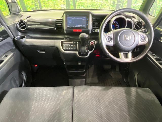 Ｎ－ＢＯＸカスタム Ｇ・ターボＡパッケージ　純正８型ナビ　バックカメラ　ＣＴＢＡ　クルコン　両側電動スライドドア　パドルシフト　ＨＩＤヘッドライト　スマートキー＆プッシュスタート　ＥＴＣ　横滑り防止　電動格納ミラー　純正１５インチＡＷ　禁煙（2枚目）