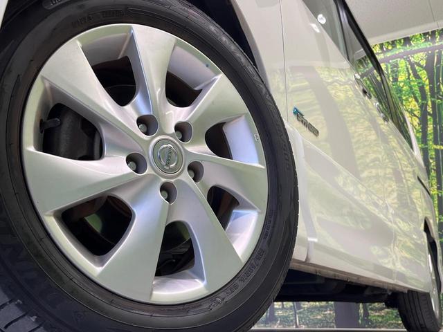 セレナ ハイウェイスター　Ｓ－ハイブリッド　Ｖセレクション　両側電動ドア　後席モニター　ＳＤナビ　バックカメラ　禁煙車　スマートキー　ＨＩＤヘッド　ビルトインＥＴＣ　クルコン　純正１６インチアルミ　オートライト　オートエアコン　ＣＤ　ＤＶＤ再生　フルセグ（14枚目）