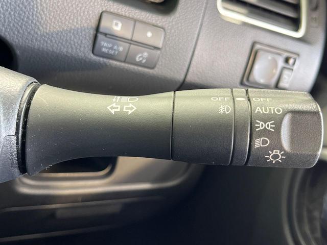 セレナ ハイウェイスター　Ｓ－ハイブリッド　Ｖセレクション　両側電動ドア　後席モニター　ＳＤナビ　バックカメラ　禁煙車　スマートキー　ＨＩＤヘッド　ビルトインＥＴＣ　クルコン　純正１６インチアルミ　オートライト　オートエアコン　ＣＤ　ＤＶＤ再生　フルセグ（27枚目）