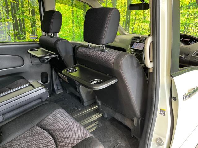 セレナ ハイウェイスター　Ｓ－ハイブリッド　Ｖセレクション　両側電動ドア　後席モニター　ＳＤナビ　バックカメラ　禁煙車　スマートキー　ＨＩＤヘッド　ビルトインＥＴＣ　クルコン　純正１６インチアルミ　オートライト　オートエアコン　ＣＤ　ＤＶＤ再生　フルセグ（40枚目）