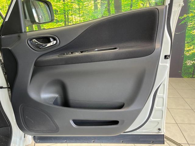 セレナ ハイウェイスター　Ｓ－ハイブリッド　Ｖセレクション　両側電動ドア　後席モニター　ＳＤナビ　バックカメラ　禁煙車　スマートキー　ＨＩＤヘッド　ビルトインＥＴＣ　クルコン　純正１６インチアルミ　オートライト　オートエアコン　ＣＤ　ＤＶＤ再生　フルセグ（44枚目）