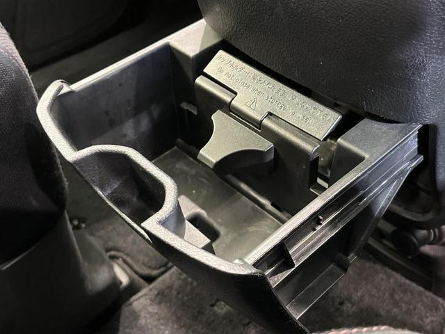 セレナ ハイウェイスター　Ｓ－ハイブリッド　Ｖセレクション　両側電動ドア　後席モニター　ＳＤナビ　バックカメラ　禁煙車　スマートキー　ＨＩＤヘッド　ビルトインＥＴＣ　クルコン　純正１６インチアルミ　オートライト　オートエアコン　ＣＤ　ＤＶＤ再生　フルセグ（47枚目）