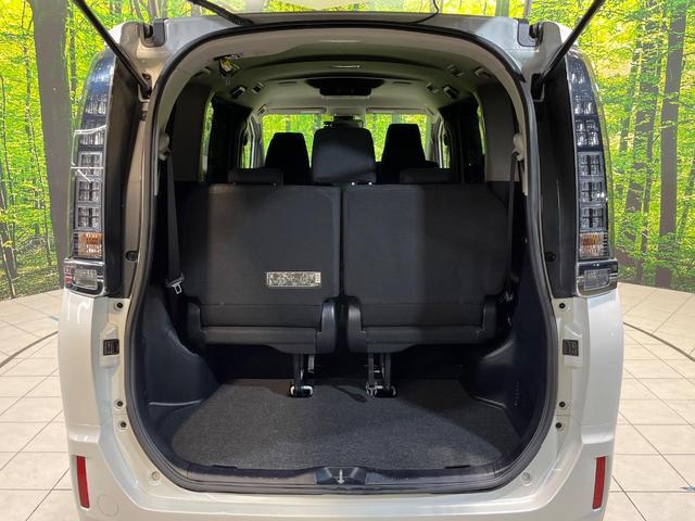 ヴォクシー V 両側電動ドア 後席モニター 9インチナビ バックカメラ 衝突被害軽減システム 禁煙車 ドラレコ スマートキー LEDヘッド ビルトインETC クルコン 純正15インチアルミ オートハイビーム(10枚目)