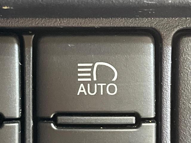 ヴォクシー V 両側電動ドア 後席モニター 9インチナビ バックカメラ 衝突被害軽減システム 禁煙車 ドラレコ スマートキー LEDヘッド ビルトインETC クルコン 純正15インチアルミ オートハイビーム(47枚目)