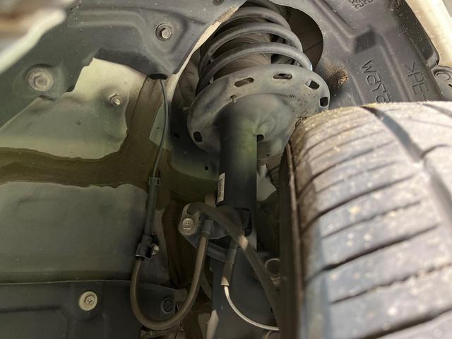 ヴォクシー V 両側電動ドア 後席モニター 9インチナビ バックカメラ 衝突被害軽減システム 禁煙車 ドラレコ スマートキー LEDヘッド ビルトインETC クルコン 純正15インチアルミ オートハイビーム(67枚目)