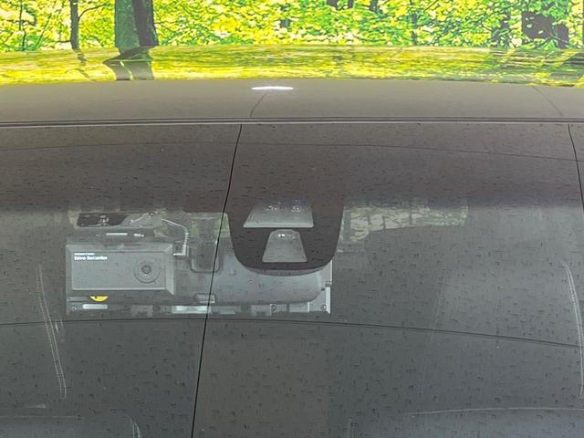 オデッセイ アブソルート・ＥＸ　メーカー純正ナビ　バックカメラ　１０．２インチ後席モニター　クルーズコントロール　両側パワースライドドア　ブラインドスポットモニター　ＬＥＤヘッドライト　ＥＴＣ　パワーシート（6枚目）