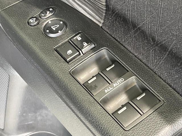 オデッセイ アブソルート・ＥＸ　メーカー純正ナビ　バックカメラ　１０．２インチ後席モニター　クルーズコントロール　両側パワースライドドア　ブラインドスポットモニター　ＬＥＤヘッドライト　ＥＴＣ　パワーシート（36枚目）