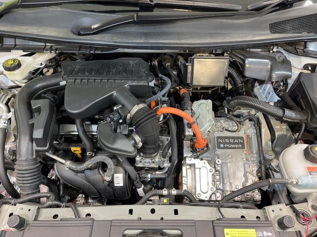 ノート Ｓ　純正９インチナビ　アラウンドビューモニター　インテリジェントエマージェンシーブレーキ　ＥＴＣ　ドライブレコーダー　Ｂｌｕｅｔｏｏｔｈ接続　スマートキー＆プッシュスタート　オートエアコン　オートライト（18枚目）