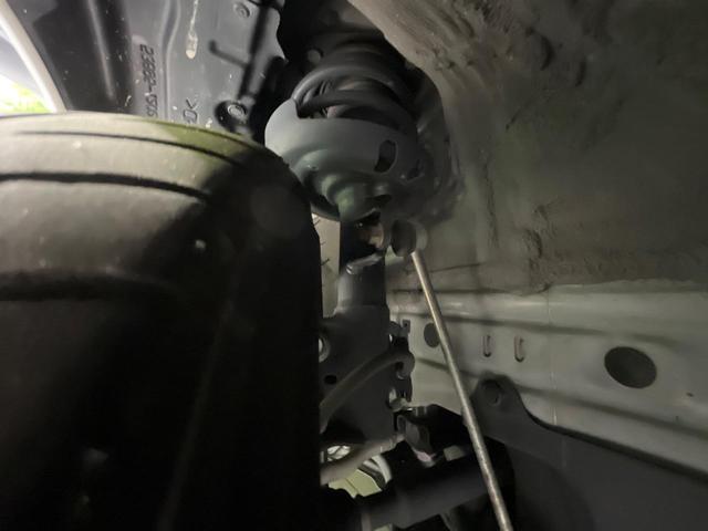 お車を安心してお乗りいただく為には、足回りの定期点検が欠かせません。サービスサポート（有償保証）では無料点検もご提供しており、安心のカーライフをお過ごしいただけるサポート体制が整っています。