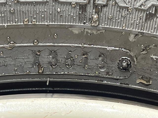 ミラココア ココアプラスＸスペシャルコーデ　ＳＤナビ　バックカメラ　禁煙車　スマートキー　オートライト　オートエアコン　電動格納ミラー　Ｂｌｕｅｔｏｏｔｈ　ドアバイザー　プライバシーガラス　アームレスト（24枚目）