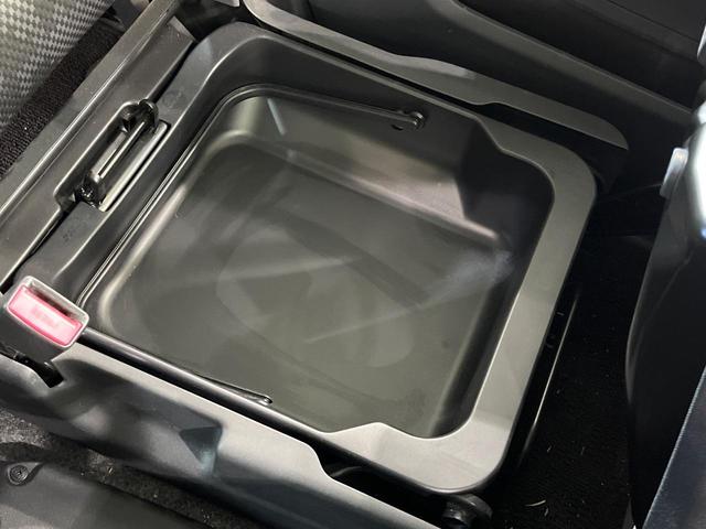 ハスラー Ａ　衝突安全ボディ　盗難防止システム　横滑り防止装置　キーレス　禁煙車　ＣＤ再生　ドアバイザー（6枚目）