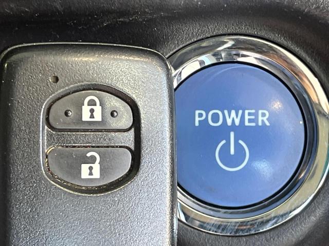 アクア Ｓ　純正ナビ　バックカメラ　ドラレコ　スマートキー　ＥＴＣ　純正１５インチアルミ　オートライト　オートエアコン　Ｂｌｕｅｔｏｏｔｈ　ＣＤ　ＤＶＤ再生　フルセグ（7枚目）