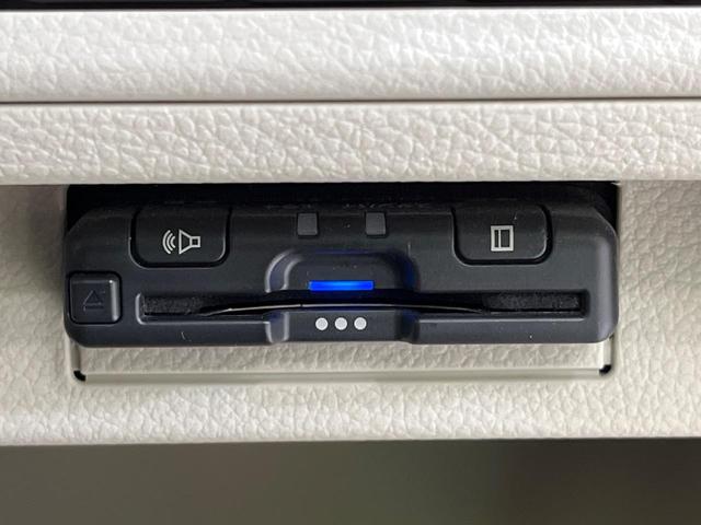 アルトラパン Ｘ　ＳＤナビ　バックカメラ　衝突被害軽減　禁煙車　ドラレコ　コーナーセンサー　スマートキー　ＨＩＤ　ビルトインＥＴＣ　純正１４インチアルミ　オートライト　オートエアコン　Ｂｌｕｅｔｏｏｔｈ　ＣＤ（7枚目）