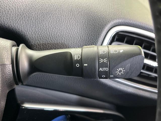 プリウス Ａ　純正ナビ　バックカメラ　衝突被害軽減システム　レーダークルーズ　禁煙車　パワーシート　ドラレコ　コーナーセンサー　ヘッドアップディスプレイ　スマートキー　ＬＥＤヘッド　ＥＴＣ　オートハイビーム（26枚目）