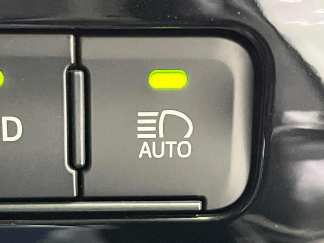 プリウス Ａ　純正ナビ　バックカメラ　衝突被害軽減システム　レーダークルーズ　禁煙車　パワーシート　ドラレコ　コーナーセンサー　ヘッドアップディスプレイ　スマートキー　ＬＥＤヘッド　ＥＴＣ　オートハイビーム（32枚目）