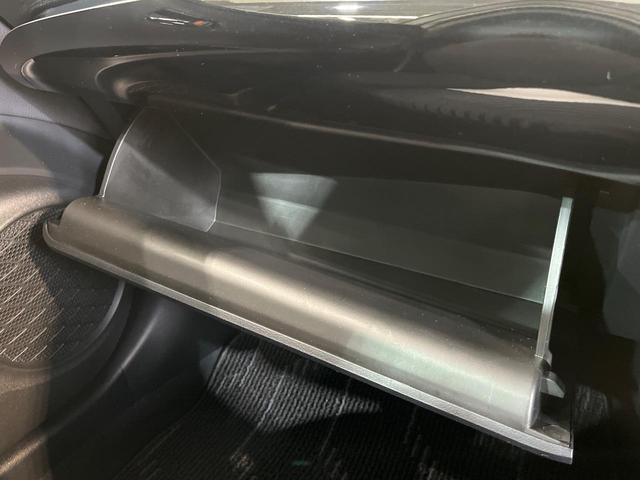 プリウス Ａ　純正ナビ　バックカメラ　衝突被害軽減システム　レーダークルーズ　禁煙車　パワーシート　ドラレコ　コーナーセンサー　ヘッドアップディスプレイ　スマートキー　ＬＥＤヘッド　ＥＴＣ　オートハイビーム（46枚目）