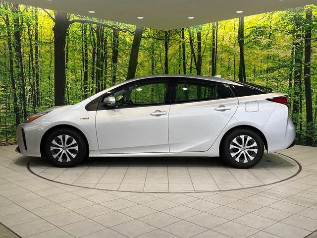 プリウス Ａ　純正ナビ　バックカメラ　衝突被害軽減システム　レーダークルーズ　禁煙車　パワーシート　ドラレコ　コーナーセンサー　ヘッドアップディスプレイ　スマートキー　ＬＥＤヘッド　ＥＴＣ　オートハイビーム（53枚目）