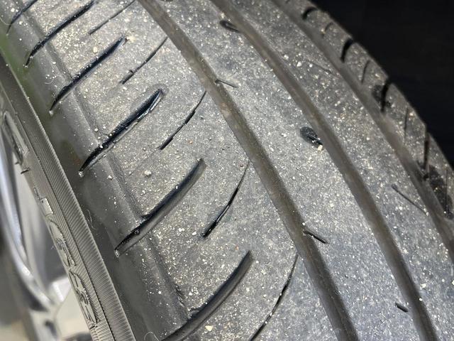 ヴォクシー Ｓ－Ｇ　純正８型ナビ　両側電動ドア　バックカメラ　衝突被害軽減システム　レーダークルーズ　禁煙車　ドラレコ　コーナーセンサー　スマートキー　ＬＥＤヘッド　ＥＴＣ　オートハイビーム　車線逸脱警報　オートライト（64枚目）