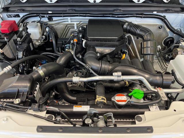 ジムニー ＸＣ　衝突被害軽減システム　禁煙車　コーナーセンサー　スマートキー　ＬＥＤ　オートライト　シートヒーター　クルコン　純正１６インチアルミ　オートエアコン　４ＷＤ（18枚目）