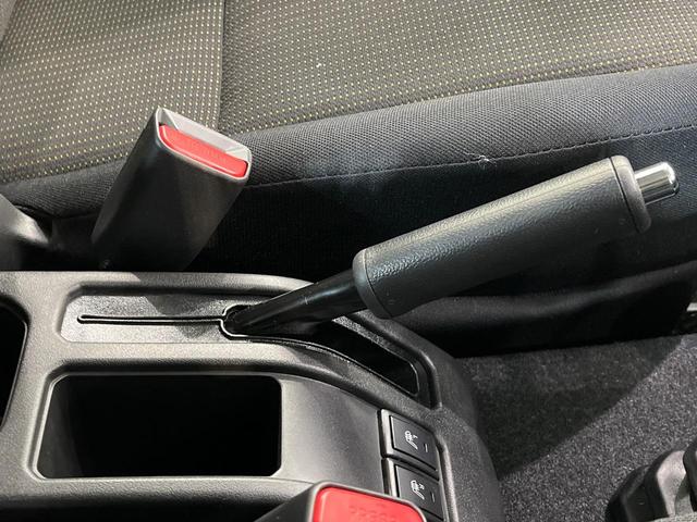 ジムニー ＸＣ　衝突被害軽減システム　禁煙車　コーナーセンサー　スマートキー　ＬＥＤ　オートライト　シートヒーター　クルコン　純正１６インチアルミ　オートエアコン　４ＷＤ（24枚目）