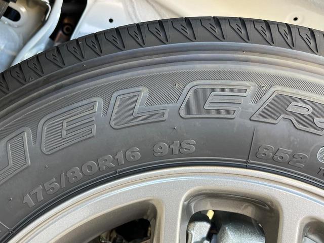 ジムニー ＸＣ　衝突被害軽減システム　禁煙車　コーナーセンサー　スマートキー　ＬＥＤ　オートライト　シートヒーター　クルコン　純正１６インチアルミ　オートエアコン　４ＷＤ（52枚目）