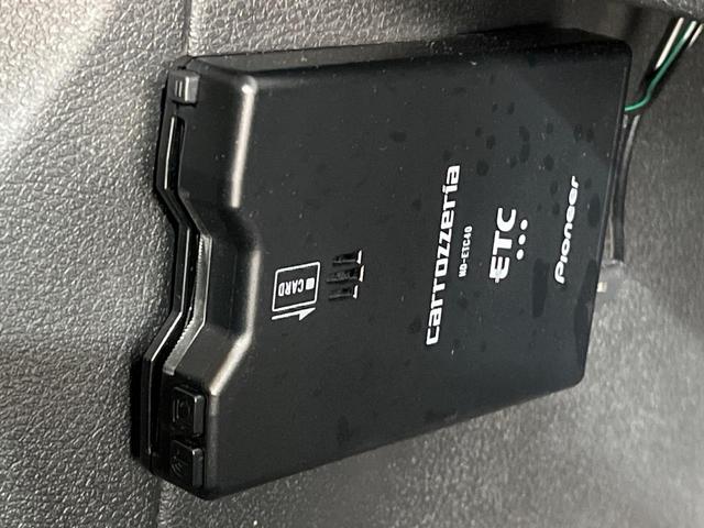 ノート Ｓ　ＳＤナビ　全周囲カメラ　衝突被害軽減システム　禁煙車　コーナーセンサー　スマートキー　ＥＴＣ　オートハイビーム　オートライト　オートエアコン　Ｂｌｕｅｔｏｏｔｈ　ＣＤ　ＤＶＤ再生（6枚目）