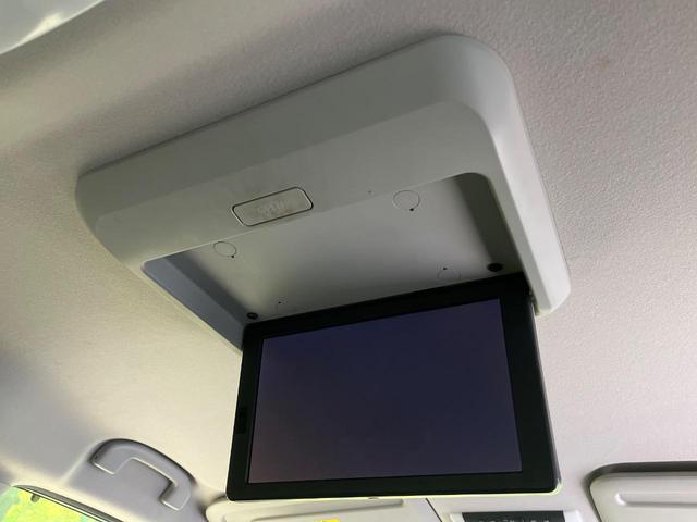 セレナ ハイウェイスター　Ｖセレクション　後席モニター　両側電動ドア　純正ＳＤナビ　全周囲カメラ　衝突被害軽減システム　禁煙車　コーナーセンサー　スマートキー　ＬＥＤヘッド　クルコン　純正１６インチアルミ　パークアシスト　オートライト（3枚目）