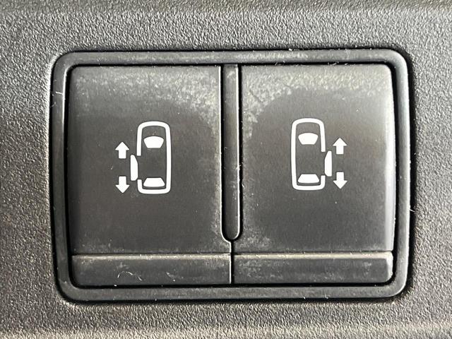 セレナ ハイウェイスター　Ｖセレクション　後席モニター　両側電動ドア　純正ＳＤナビ　全周囲カメラ　衝突被害軽減システム　禁煙車　コーナーセンサー　スマートキー　ＬＥＤヘッド　クルコン　純正１６インチアルミ　パークアシスト　オートライト（7枚目）