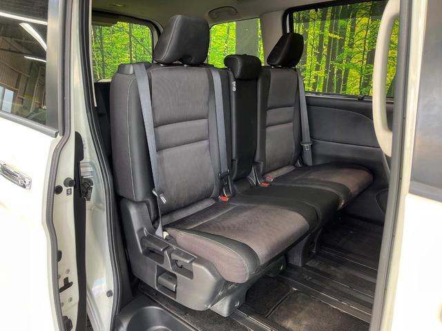 セレナ ハイウェイスター　Ｖセレクション　後席モニター　両側電動ドア　純正ＳＤナビ　全周囲カメラ　衝突被害軽減システム　禁煙車　コーナーセンサー　スマートキー　ＬＥＤヘッド　クルコン　純正１６インチアルミ　パークアシスト　オートライト（9枚目）