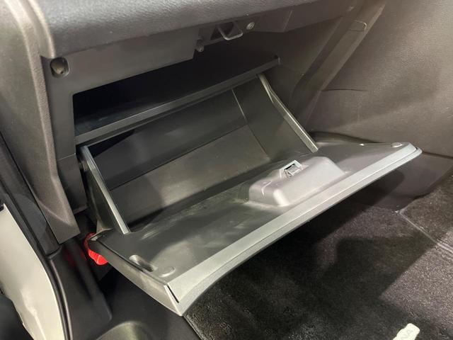 セレナ ハイウェイスター　Ｖセレクション　後席モニター　両側電動ドア　純正ＳＤナビ　全周囲カメラ　衝突被害軽減システム　禁煙車　コーナーセンサー　スマートキー　ＬＥＤヘッド　クルコン　純正１６インチアルミ　パークアシスト　オートライト（49枚目）