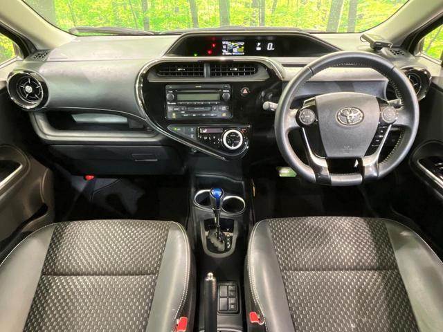 アクア クロスオーバー　衝突被害軽減システム　禁煙車　ハーフレザーシート　ＥＴＣ　純正１６インチアルミ　オートエアコン　ＣＤ　プライバシーガラス（2枚目）