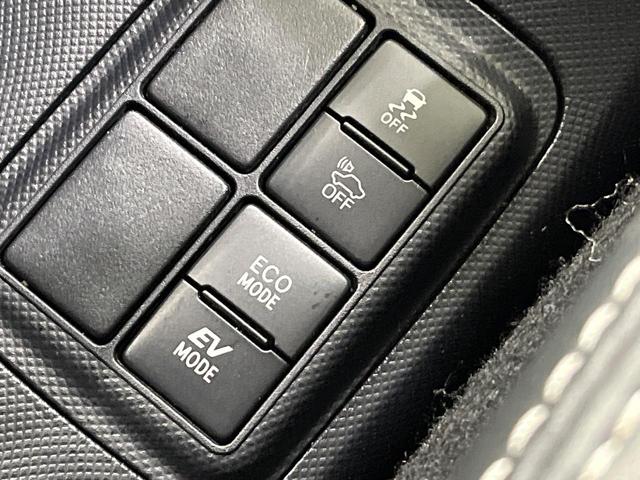 アクア クロスオーバー　衝突被害軽減システム　禁煙車　ハーフレザーシート　ＥＴＣ　純正１６インチアルミ　オートエアコン　ＣＤ　プライバシーガラス（6枚目）