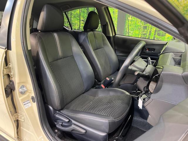 アクア クロスオーバー　衝突被害軽減システム　禁煙車　ハーフレザーシート　ＥＴＣ　純正１６インチアルミ　オートエアコン　ＣＤ　プライバシーガラス（8枚目）