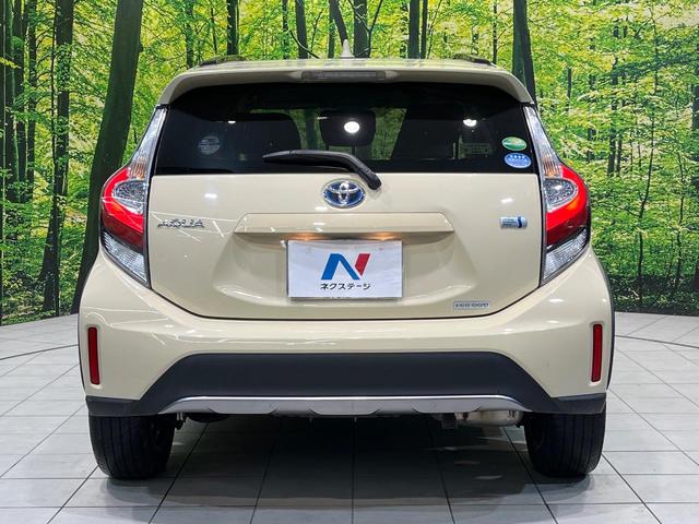 アクア クロスオーバー　衝突被害軽減システム　禁煙車　ハーフレザーシート　ＥＴＣ　純正１６インチアルミ　オートエアコン　ＣＤ　プライバシーガラス（15枚目）