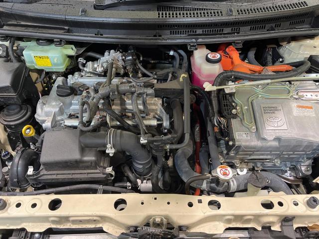 アクア クロスオーバー　衝突被害軽減システム　禁煙車　ハーフレザーシート　ＥＴＣ　純正１６インチアルミ　オートエアコン　ＣＤ　プライバシーガラス（18枚目）