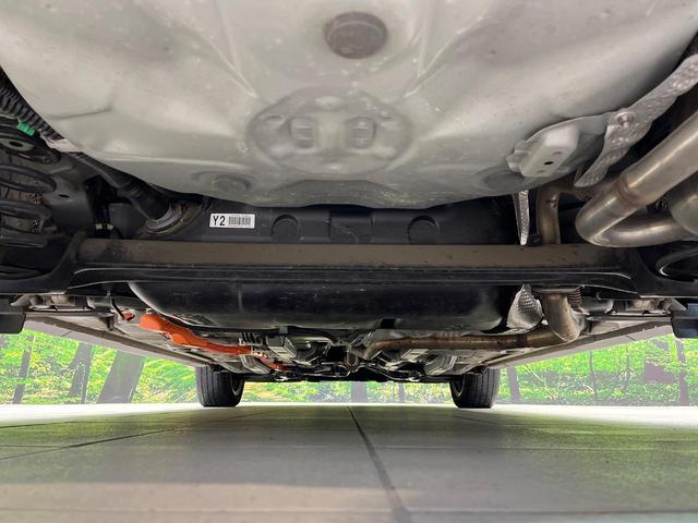 アクア クロスオーバー　衝突被害軽減システム　禁煙車　ハーフレザーシート　ＥＴＣ　純正１６インチアルミ　オートエアコン　ＣＤ　プライバシーガラス（19枚目）