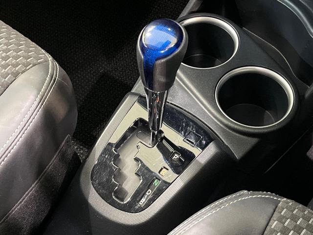 アクア クロスオーバー　衝突被害軽減システム　禁煙車　ハーフレザーシート　ＥＴＣ　純正１６インチアルミ　オートエアコン　ＣＤ　プライバシーガラス（21枚目）