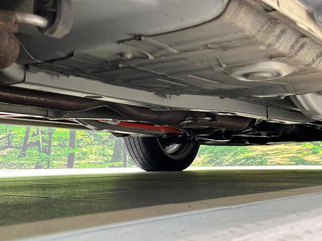 アクア クロスオーバー　衝突被害軽減システム　禁煙車　ハーフレザーシート　ＥＴＣ　純正１６インチアルミ　オートエアコン　ＣＤ　プライバシーガラス（53枚目）