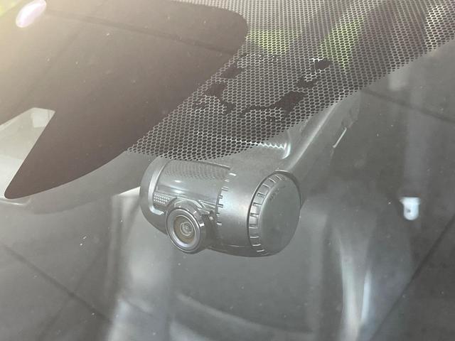 エクストレイル ２０Ｘ　ＨＶブラクＸトリマＸエマジェンシーブレーキＰ　メーカーナビ　全周囲カメラ　衝突被害軽減システム　禁煙車　ドラレコ　コーナーセンサー　スマートキー　ＬＥＤヘッド　ルーフレール　ビルトインＥＴＣ　クルコン　純正１７インチアルミ　パークアシスト（25枚目）