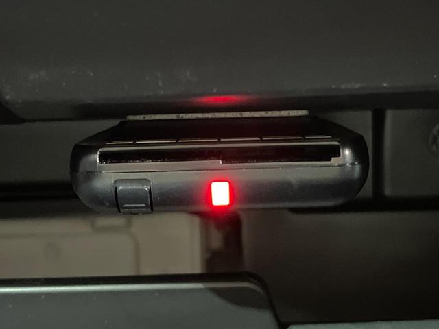 【ＥＴＣ】高速道路の料金所をストレスなく通過！話題のスポットやサービスエリアに多い「スマートＩＣ」利用時は必須のアイテムです。当店でセットアップを実施、ご納車当日からすぐにご利用いただけます！