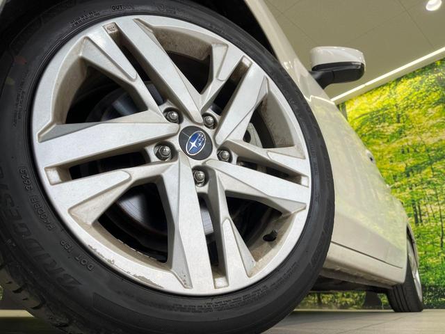 【純正１７インチアルミホイール】外観にマッチした純正アルミホイールを装着しております。各種社外アルミホイールや、スタッドレスタイヤも取扱いしております。是非ご相談ください♪