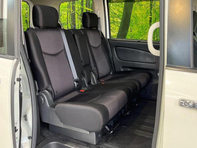 セレナ ハイウェイスター　Ｓ－ハイブリッド　Ｖセレクション　両側電動ドア　純正ＳＤナビ　後席モニター　バックカメラ　禁煙車　スマートキー　ＨＩＤヘッド　ビルトインＥＴＣ　クルコン　純正１６インチアルミ　オートライト　オートエアコン　リアエアコン（9枚目）